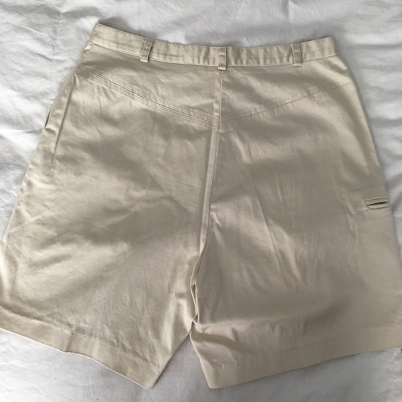 Shorts - Picture 3 of 4